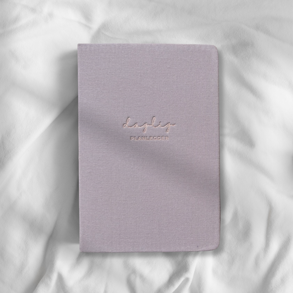 Daglig planlegger l 6 måneder l udatert – dusty pink