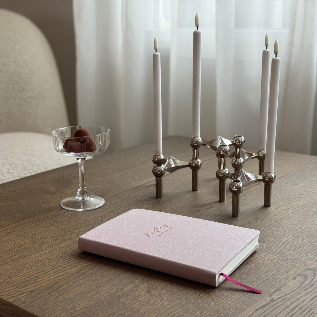 Daglig planlegger l 6 måneder l udatert – dusty pink